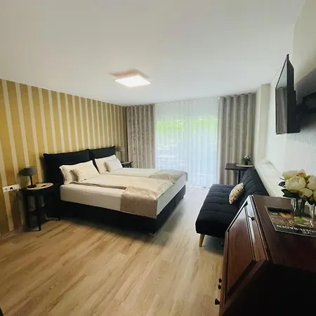 Auf Der Alm 21 N.6 *